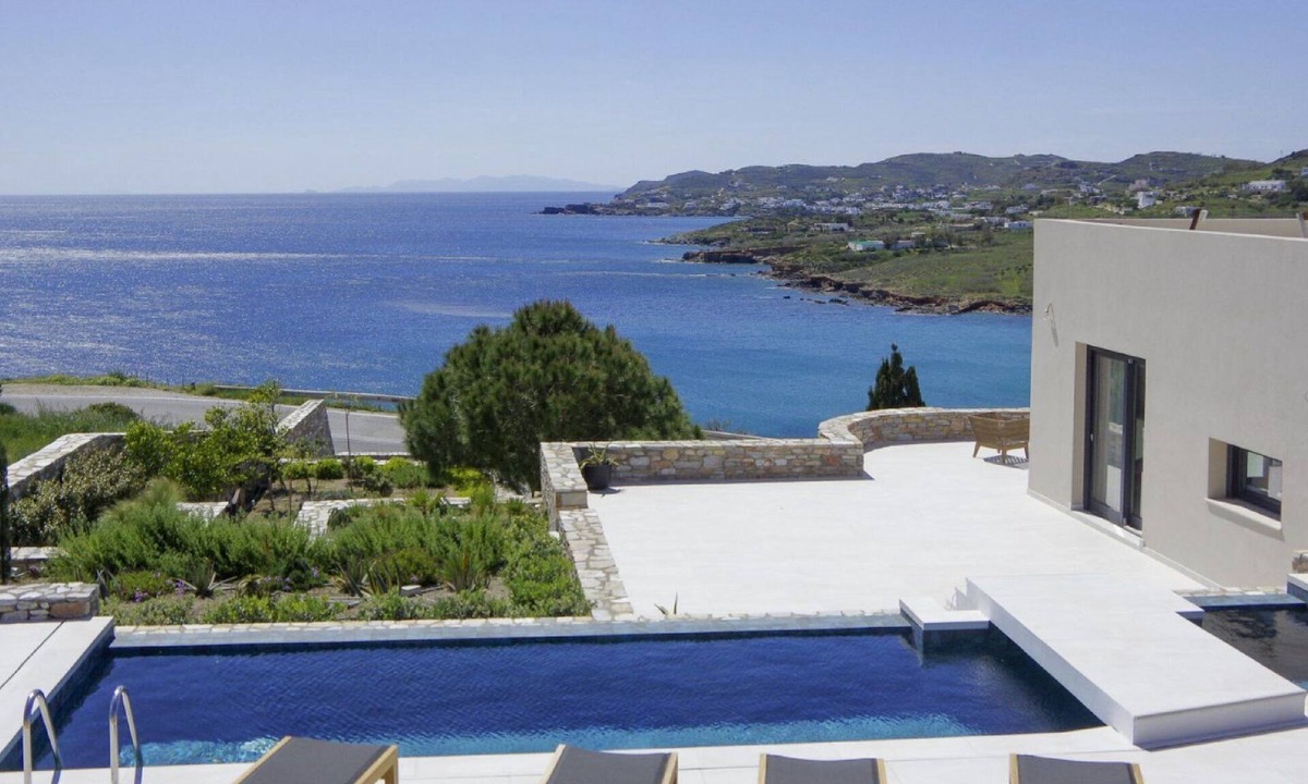 Megas Gialos Villa | Villa Evanthia | 2 BDR | Sea Views | Pool | Syros