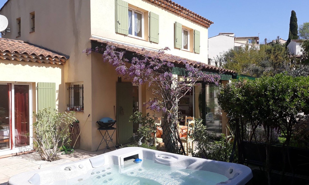 Saint-Jacques House | Villa for 6 people with private spa—quiet, garden, air conditioning—Grasse