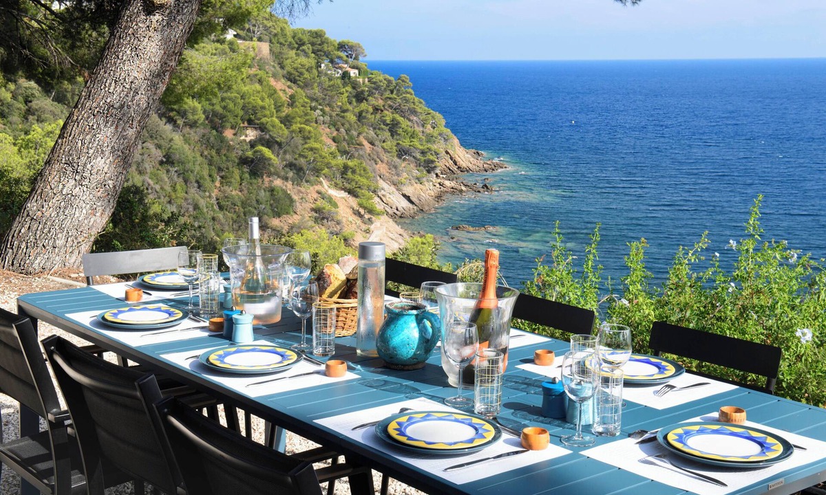 Cavaliere Villa | Villa Front de mer 6 bedrooms, 12 persons 180° sea view - private beach