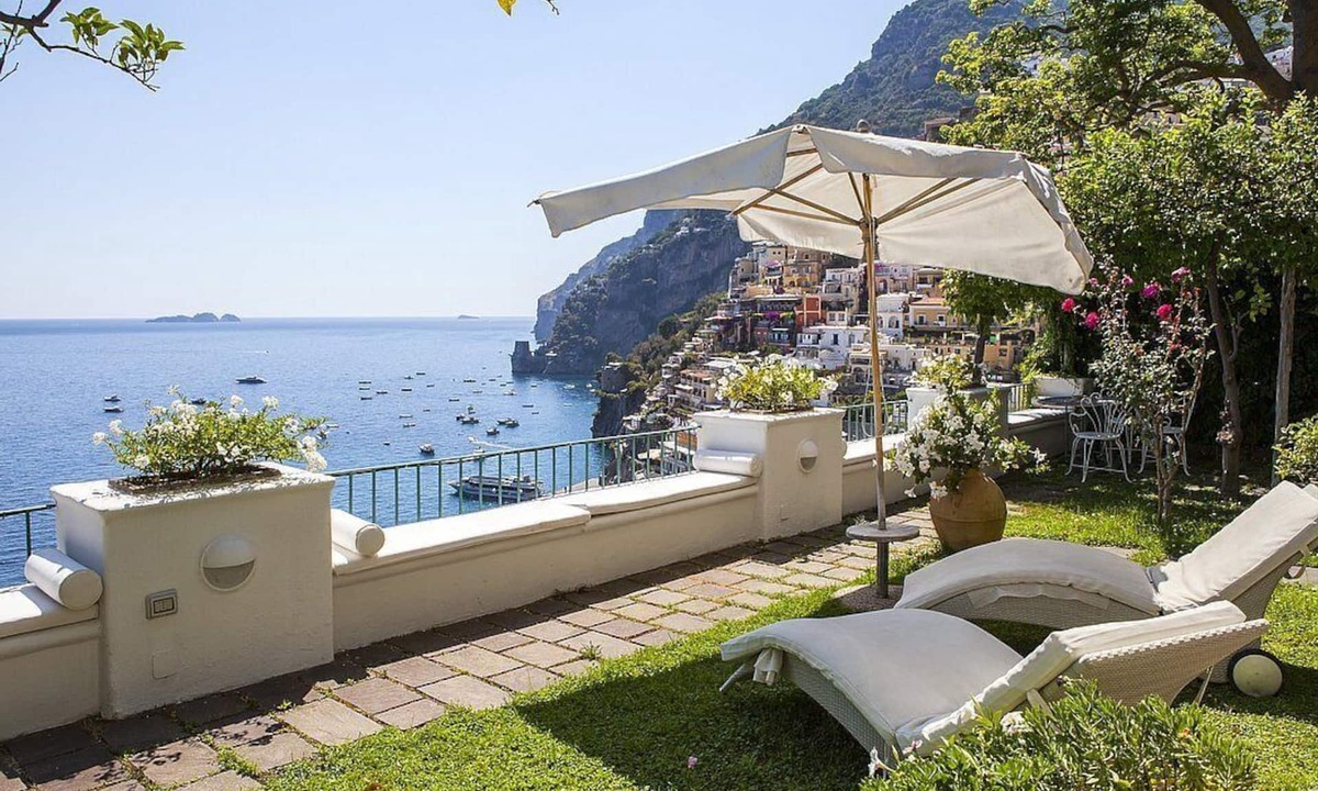 Positano Villa | Villa Galene: An elegant and welcoming two-story villa located in the center of Positano, with Free WI-FI.