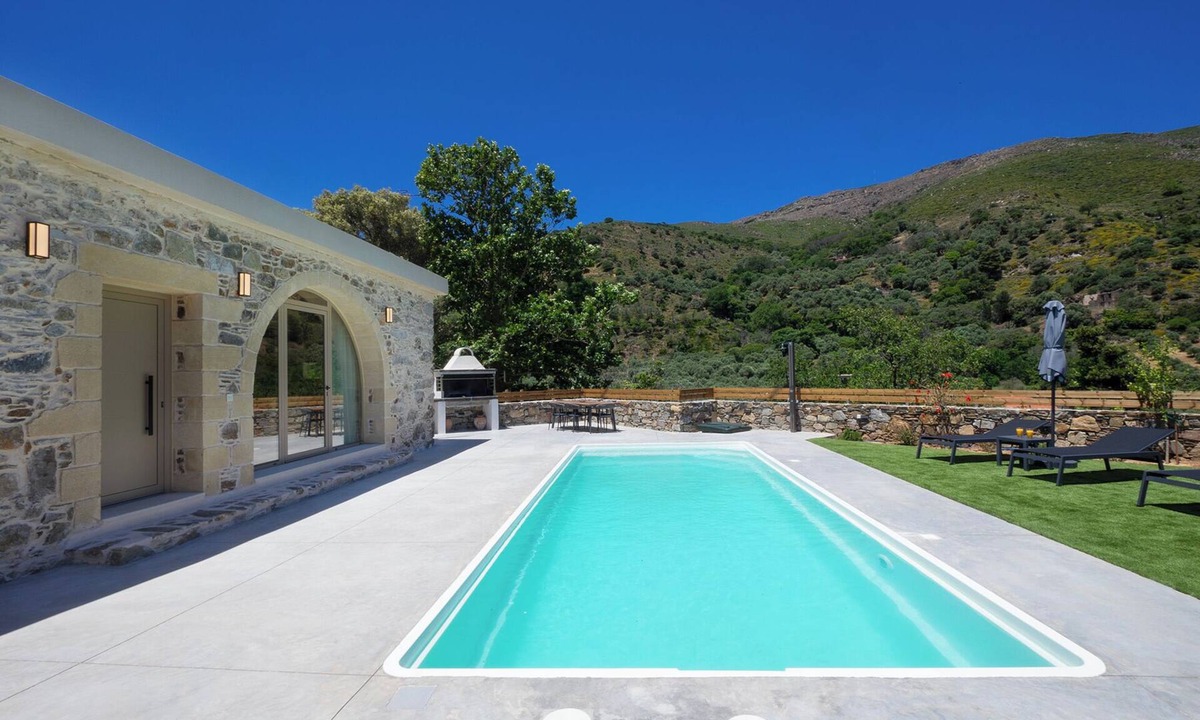 Milia Villa | Villa George, 3 BD, private heated pool, brand new, cozy