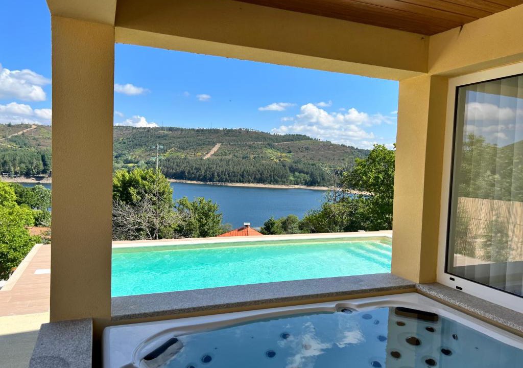 Cabril Villa | Villa Gerês Emblematico - Piscina & Jacuzzi