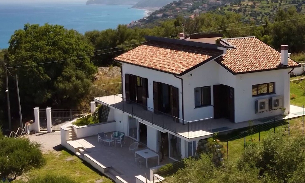 Capo d'Orlando Villa | Villa Giardino degli Ulivi, a modern Sicilian Villa with a breathtaking view