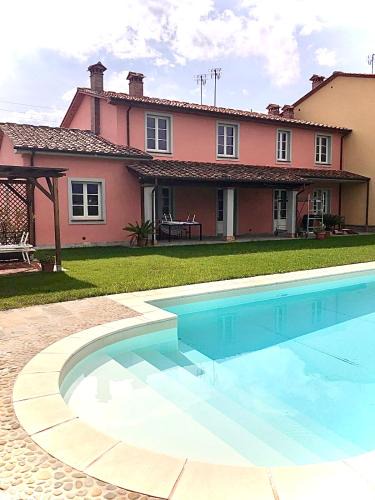 Montecarlo Villa | Villa Giulia a Montecarlo