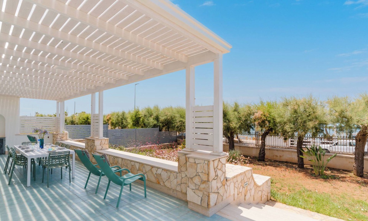 Marina di Mancaversa House | Villa Giusy 2 by BarbarHouse