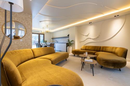 Machault Villa | VIlla Harry