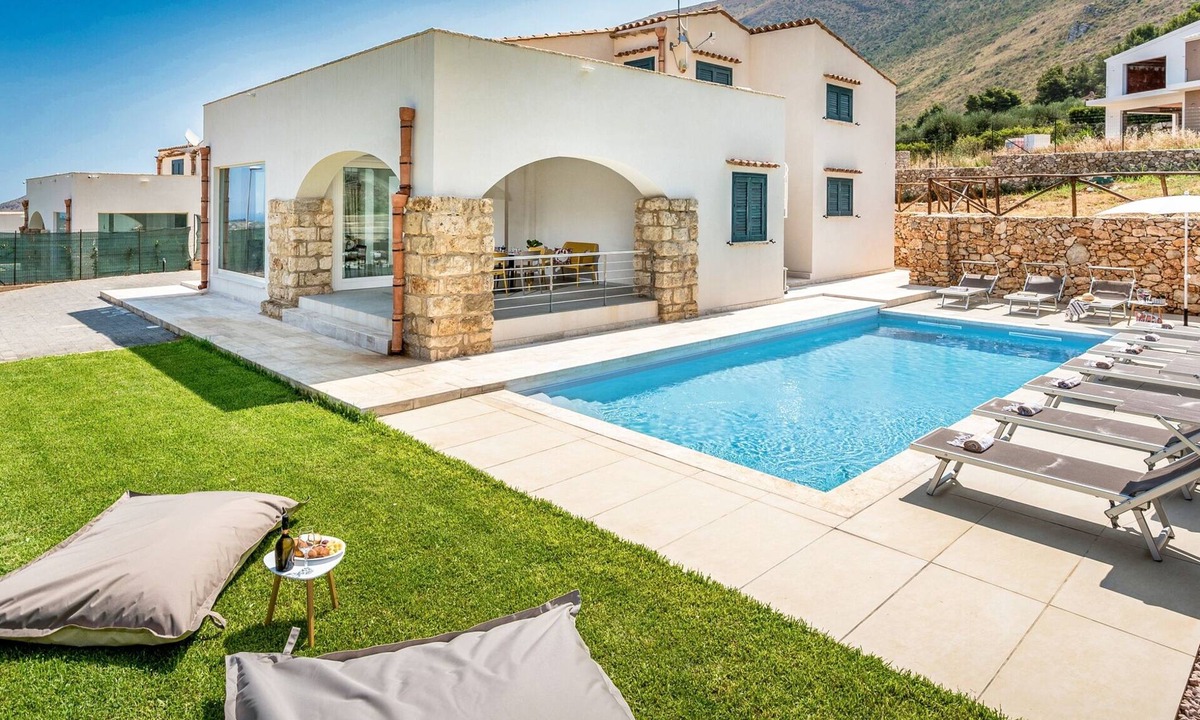 Castellammare del Golfo Villa | Villa Hemèra – Elegance and Relaxation in Castellammare del Golfo