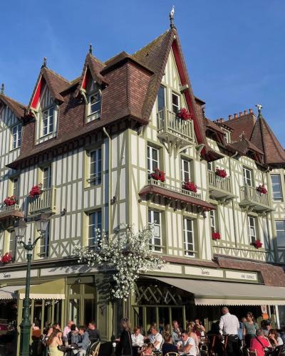 Cabourg Hotel | Villa Henriette