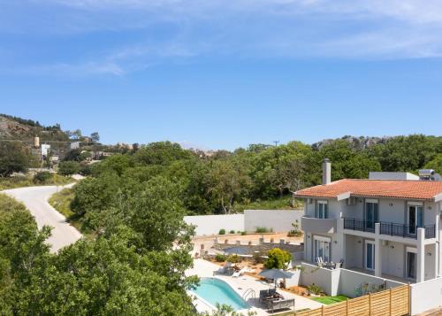 Monopari House | Villa Hercules - Refreshing Pool & Hydromassage