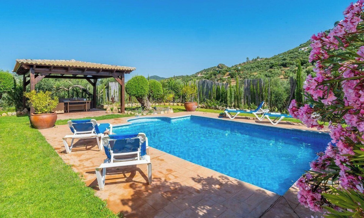 Algodonales Villa | Villa Hermanas Algodonales by Ruralidays