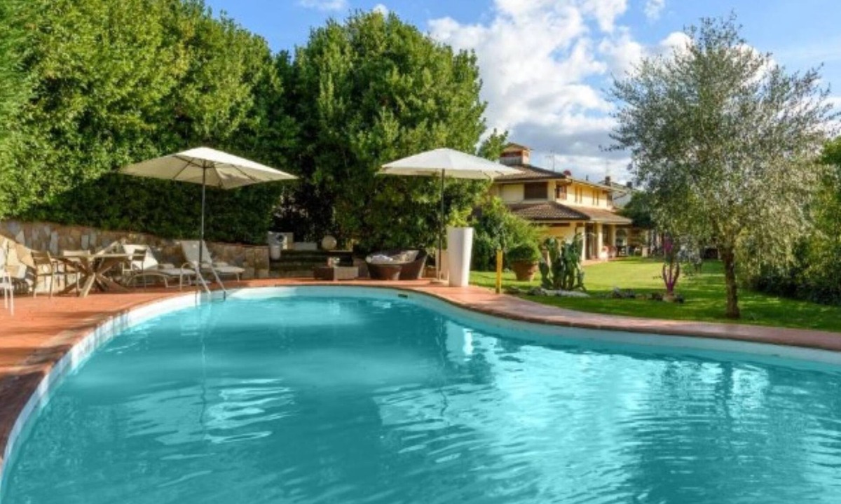 Terranuova Bracciolini House | Villa Il Guscio by Interhome