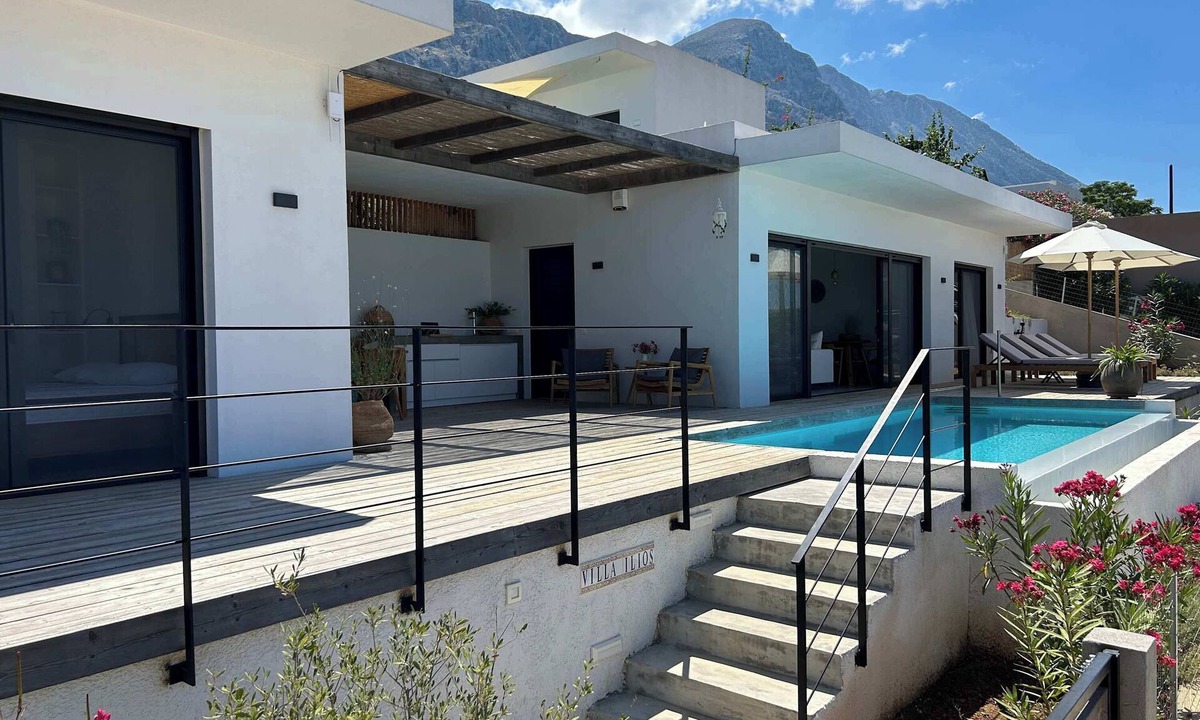 Aktio-Vonitsa Villa | Villa Ilios Summary: