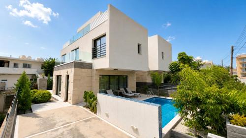 Paphos Villa | Villa "Imperial 1" with pool - 3 bedroom near mall