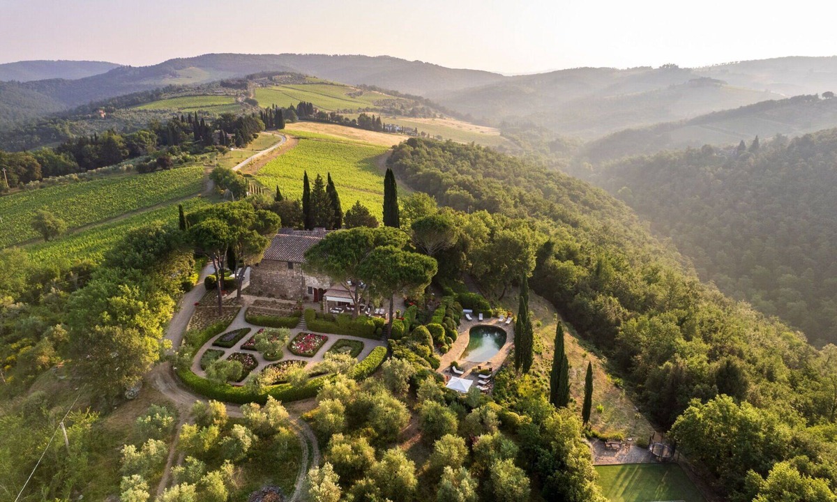 San Pietro in Bossolo Villa | Villa in Badia A Passignano with 9 bedrooms sleeps 18