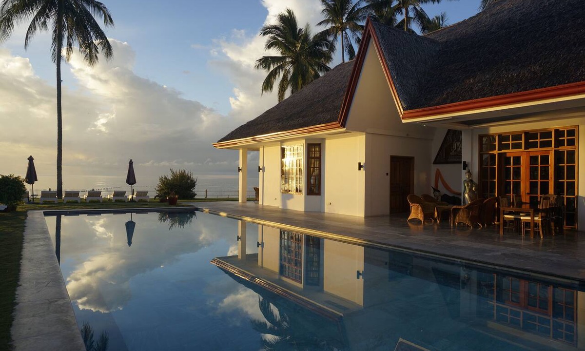 Dauin Resort | Villa in Blue