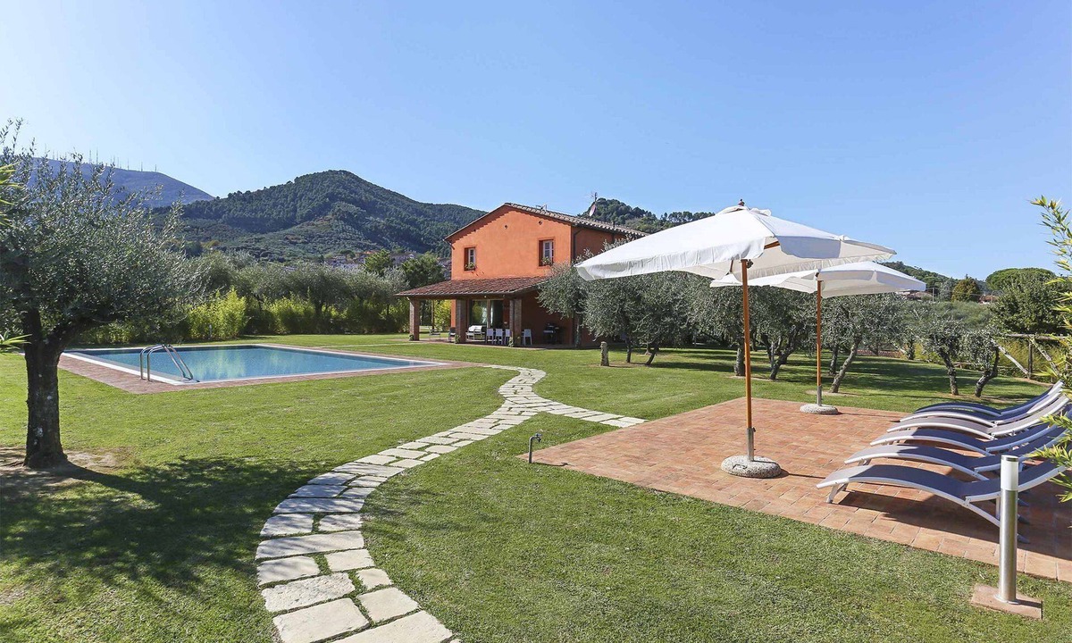 Cascine-La Croce Villa | Villa in Colle Di Compito with 5 bedrooms sleeps 9