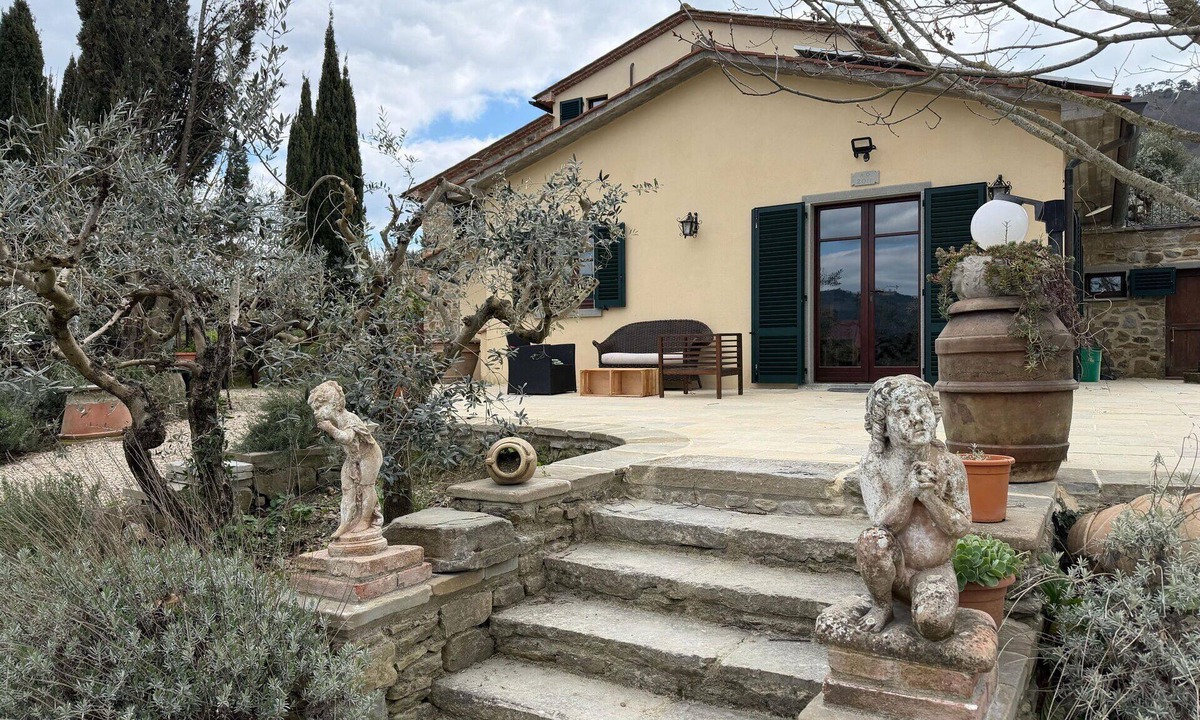 Cortona Villa | Villa in Il Castagno with 4 bedrooms sleeps 8