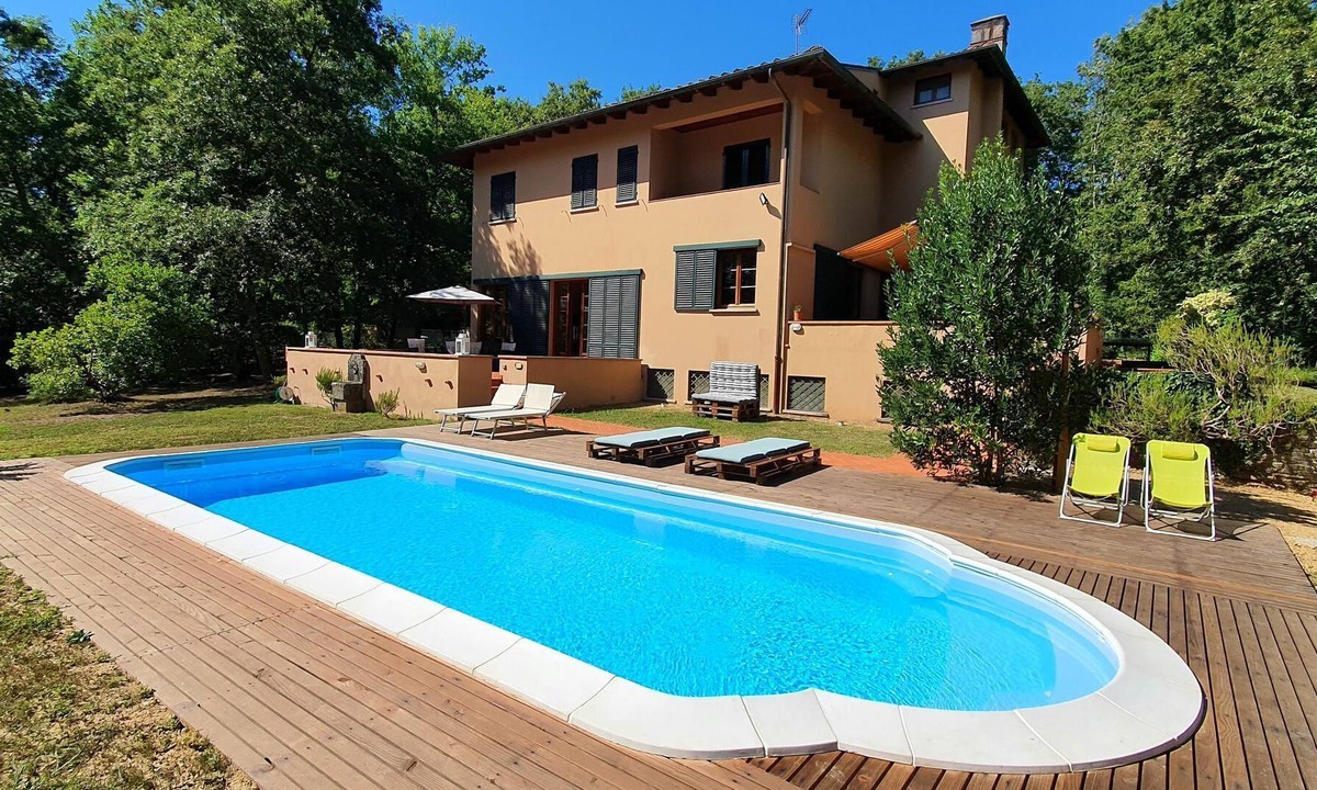 Lucca Villa | Villa in Lucca with 4 bedrooms sleeps 8