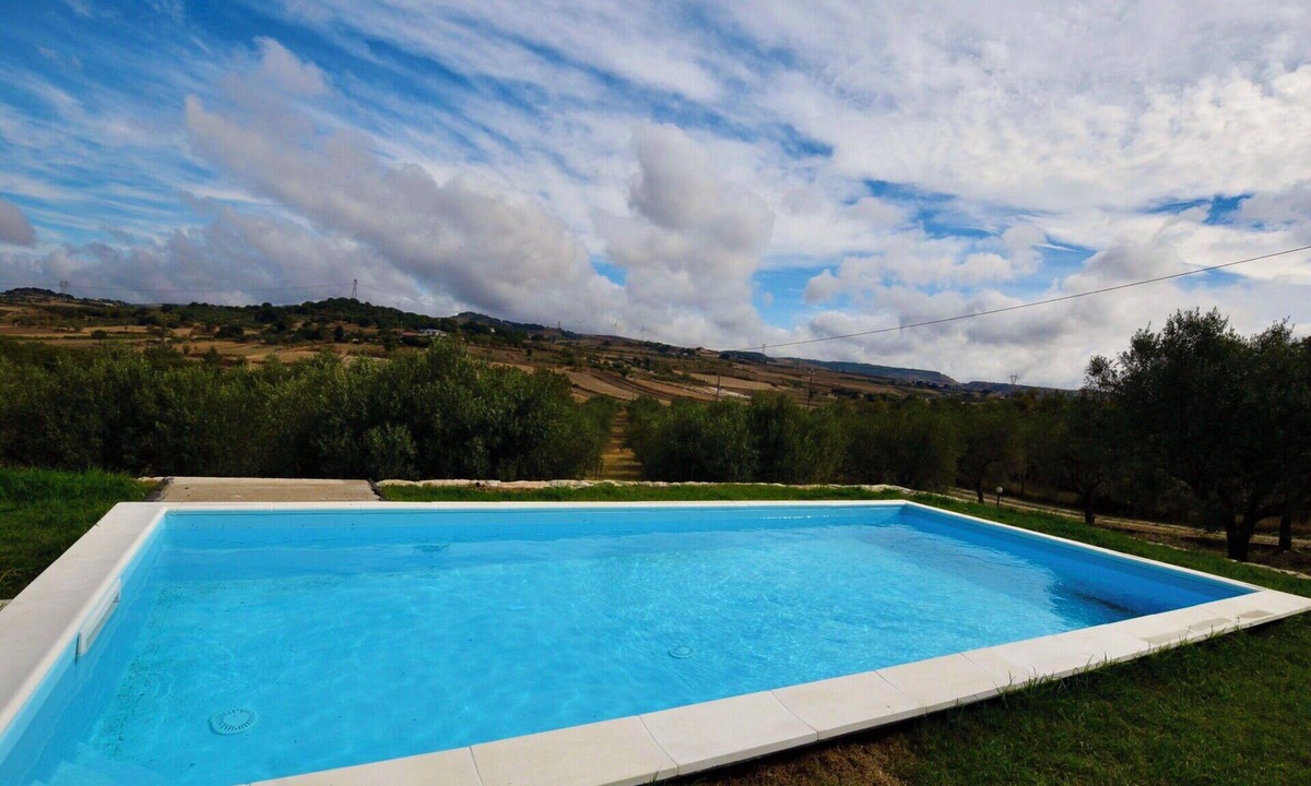 Monterosso Almo Villa | Villa in Monterosso Almo with 3 bedrooms sleeps 8