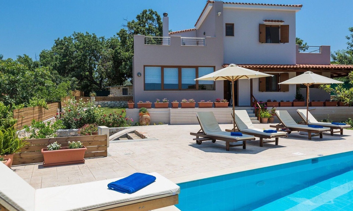 Prines Villa | Villa in Prines with Private Pool & BBQ