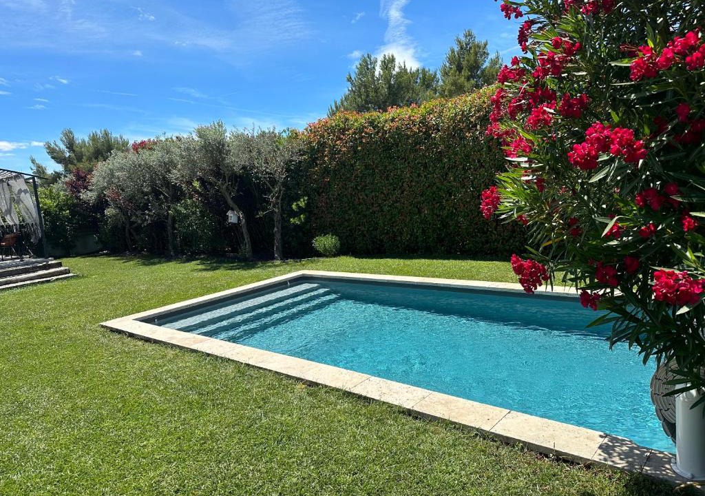 Ventabren Villa | Villa in the countryside of Aix-en-Provence with swimming pool, bowling alley, air conditioning...