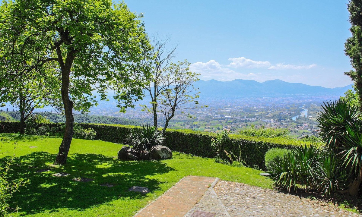 Nozanno Villa | Villa/Independent home in Ponte A Moriano with 4 bedrooms sleeps 8