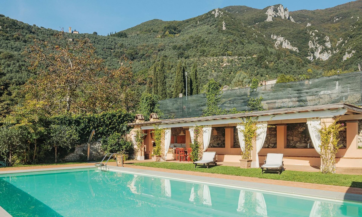 Camaiore Villa | Villa/Independent home in Lucca with 9 bedrooms sleeps 18