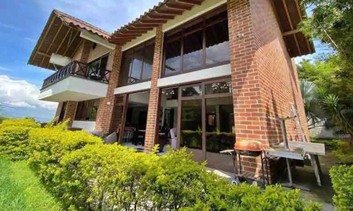 Envigado Villa | VILLA IRLANDA
