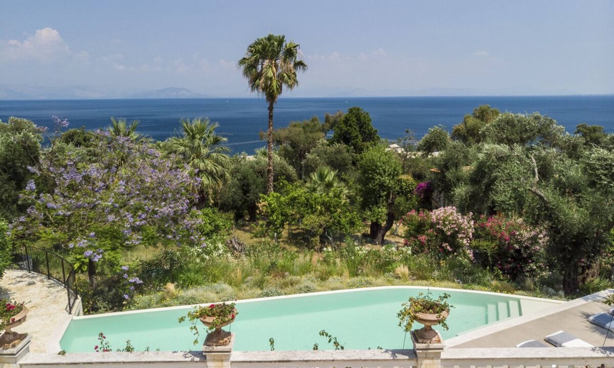 Benitses Villa | Villa Jacaranda Blue