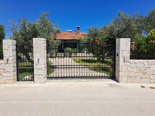 Ormos Panagias House | Villa Joy