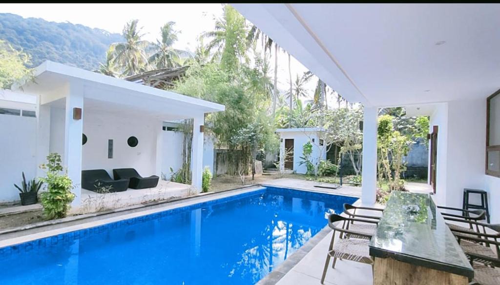 Senggigi Villa | Villa Julia