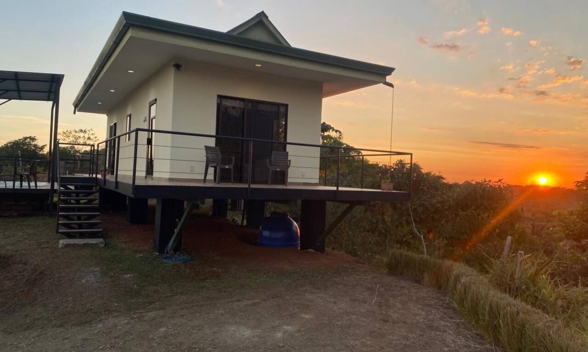 Parrita House | Villa Kiskadee - Beautiful Mountain Views