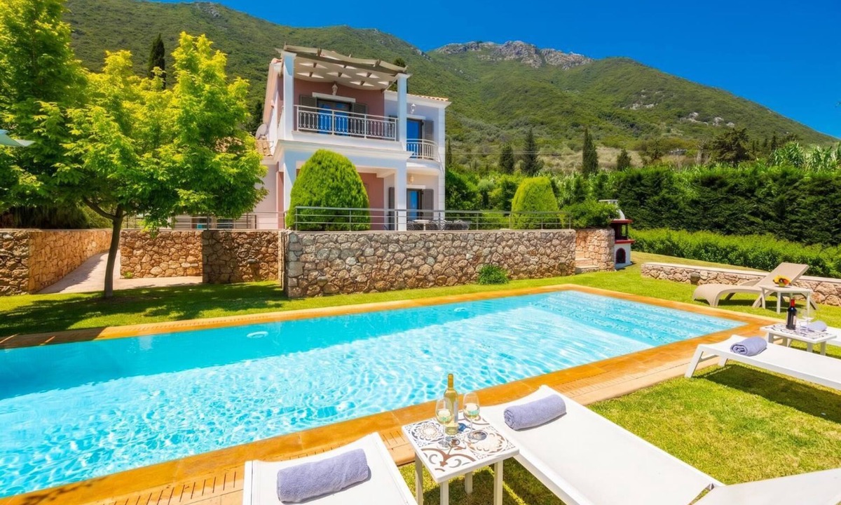 Spanokhorion Villa | Villa Kyklamino - Three Bedroom Villa, Sleeps 6