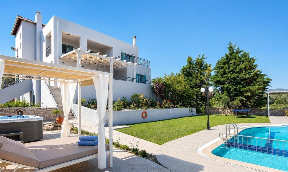 Kirianna Villa | Villa Kyveli - Five Bedroom Villa, Sleeps 9
