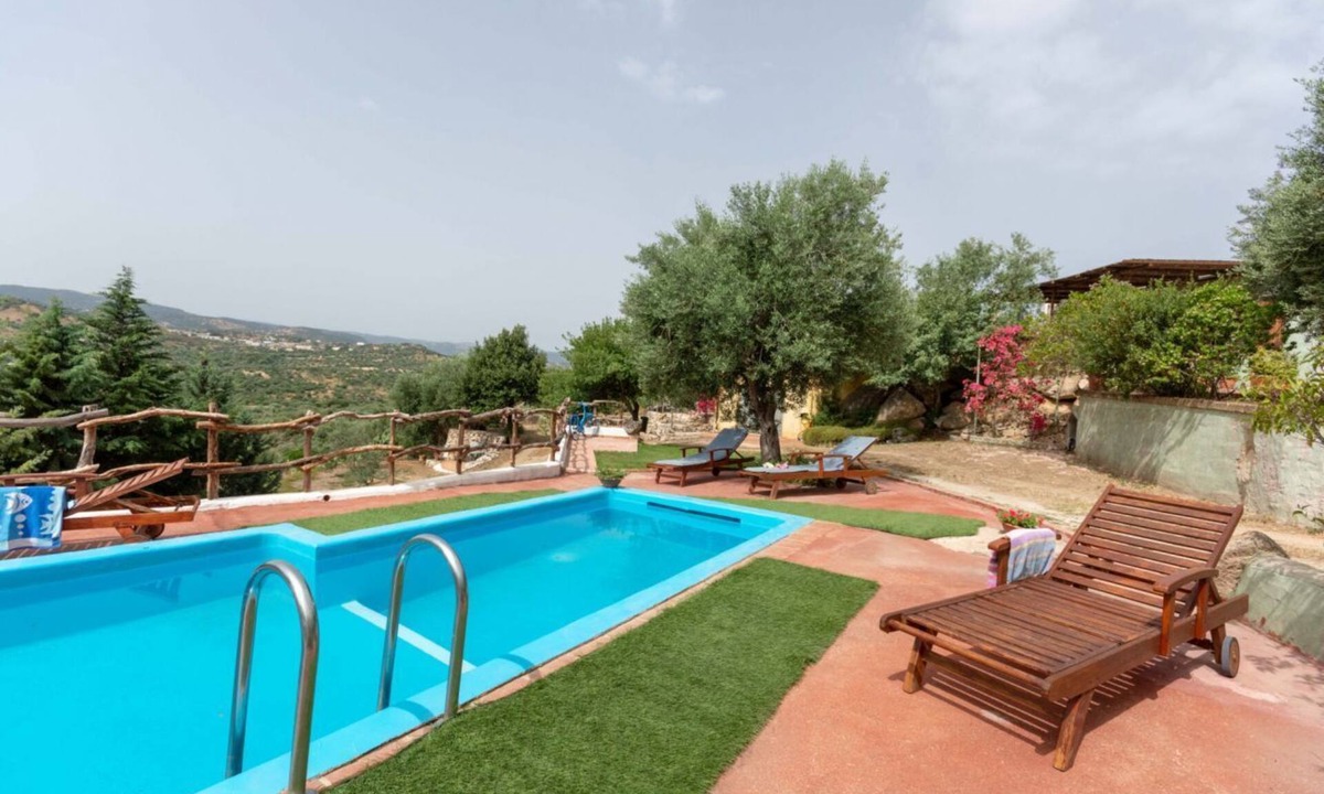 Oliena Villa | Villa L'Oleandro with pool and A/C