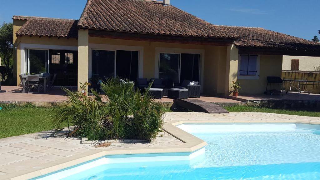 Arles Villa | Villa "La Crau"