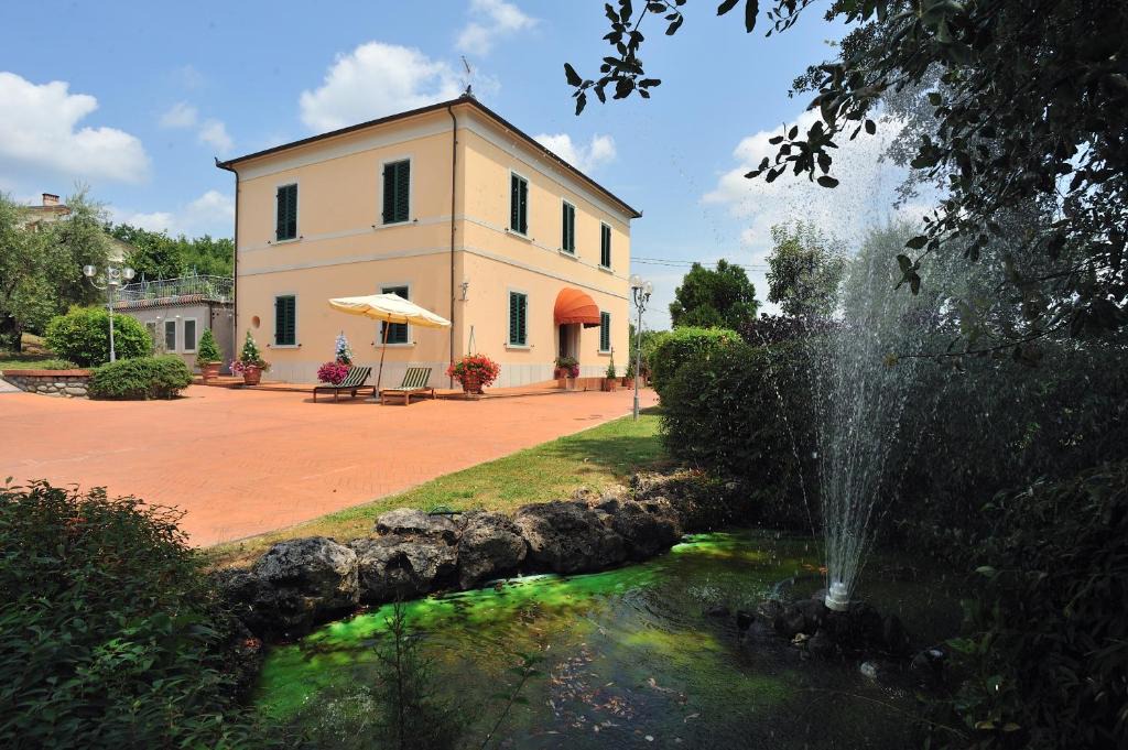 Montecarlo House | Villa La Nina