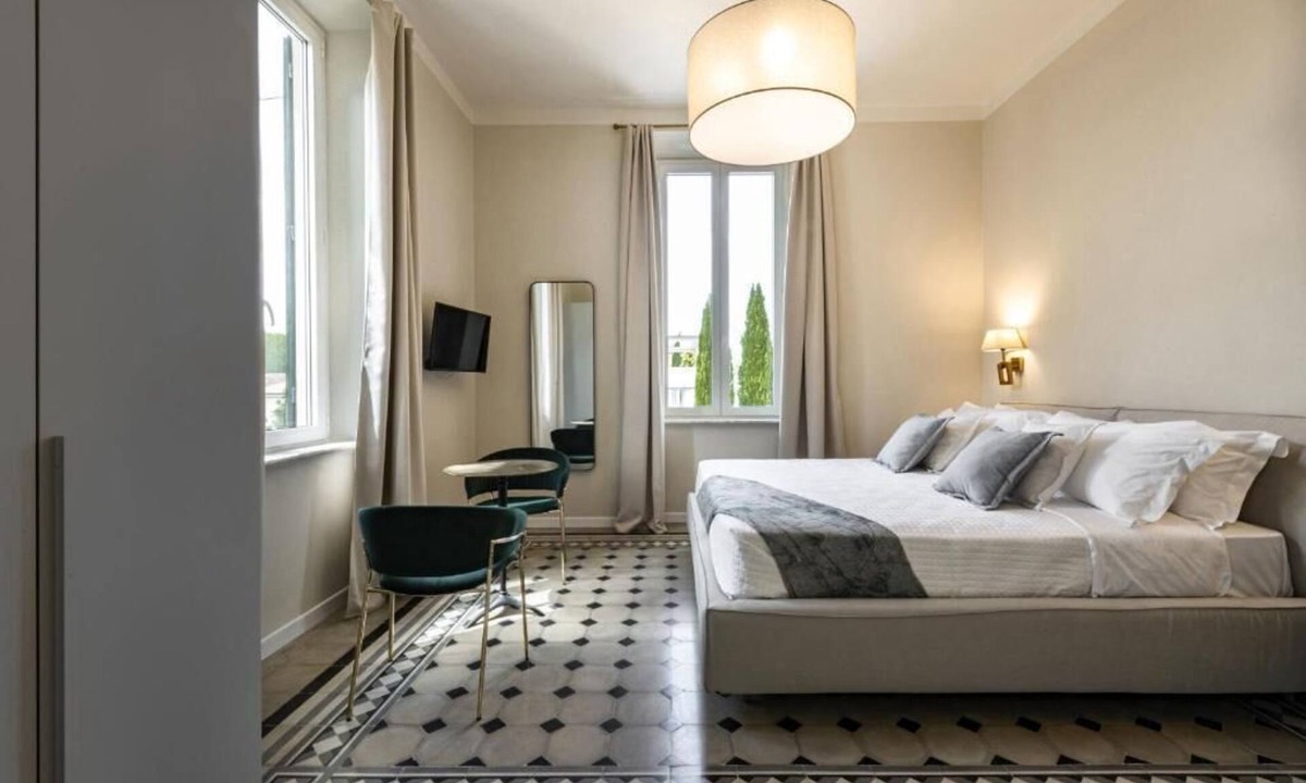 Lucca Historical Center Bed & Breakfast | Villa La Tuia B&B