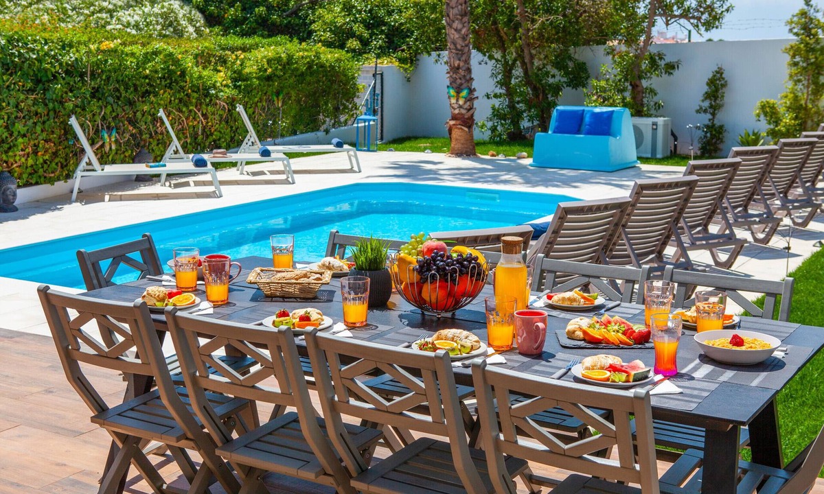 Montechoro Villa | Villa Laiya