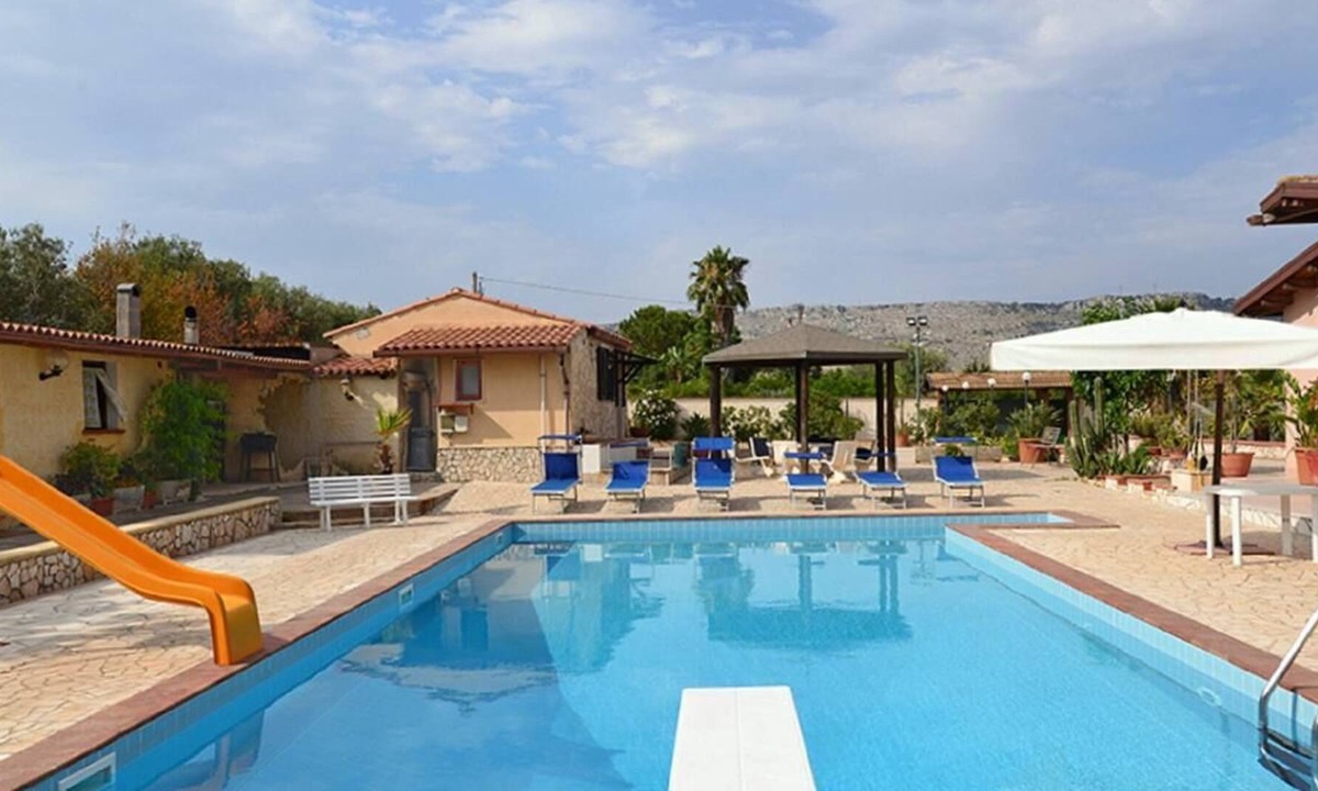 Solarino Villa | Villa Lampo