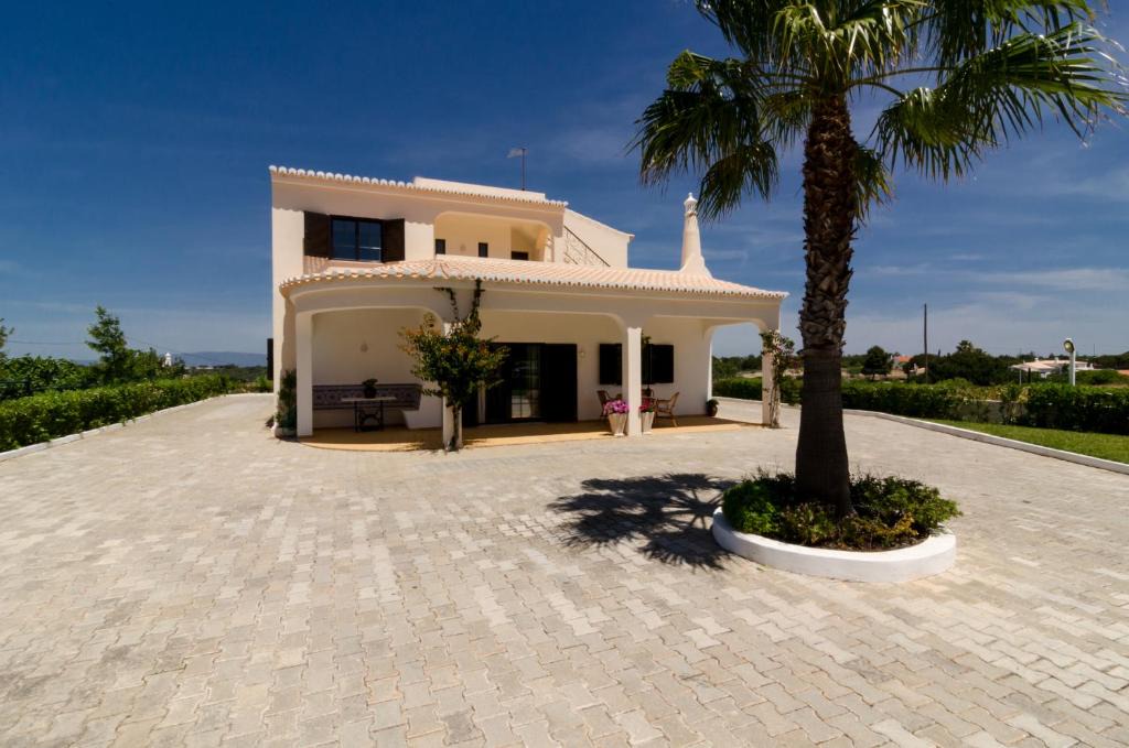 Caramujeira Villa | Villa Larotil
