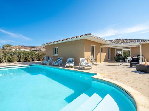 La Figarasse Villa | Villa Les Villas de l'Etang by Interhome