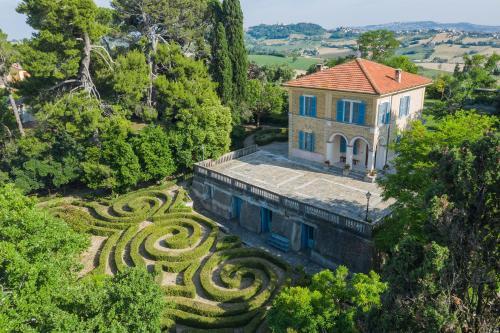 Osimo Villa | Villa Liberty
