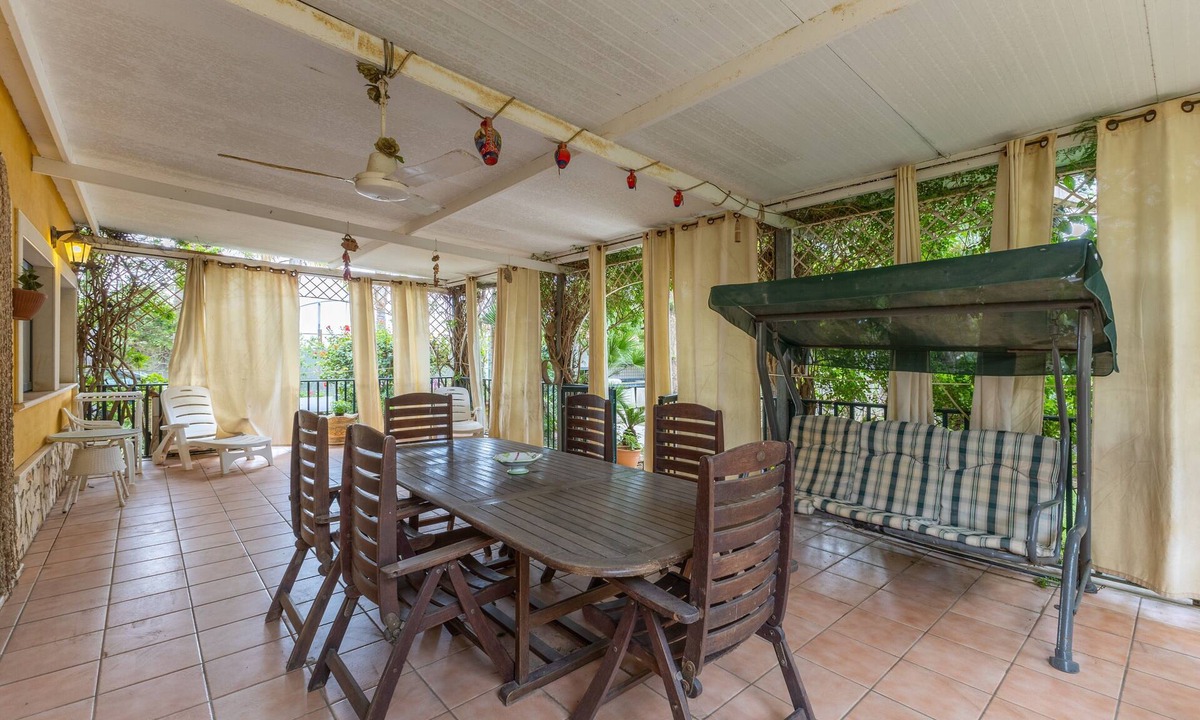 Donnalucata Villa | Villa Liolà Beachfront – Spacious with Private Sea Access