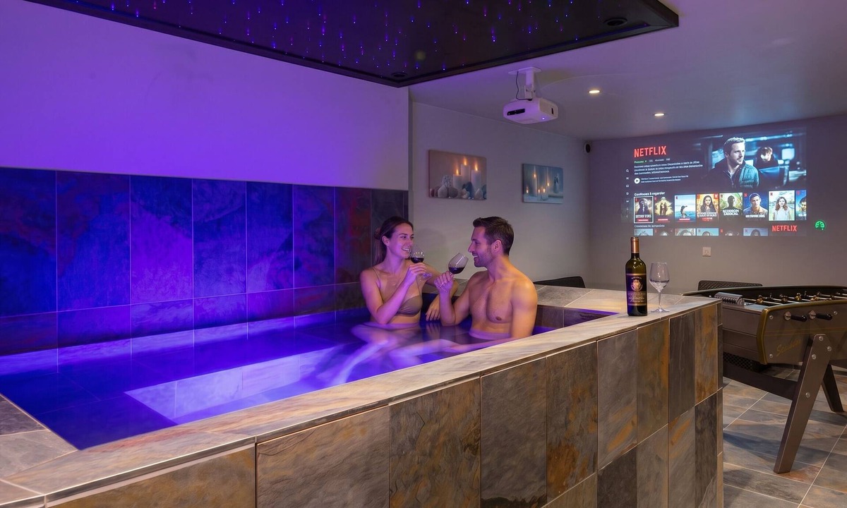 Ittenheim House | Villa Lion | Private SPA, Jacuzzi/Heated Pool