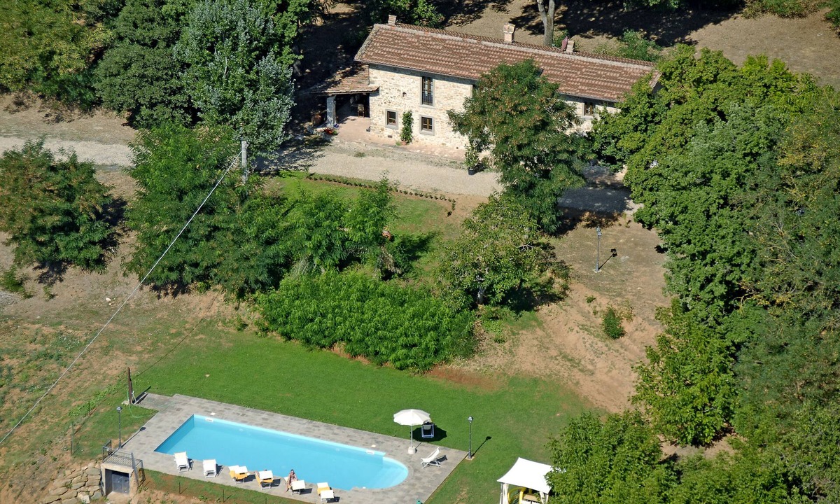 Poppi Villa | VILLA LIZ, private pool, private hot tub, park fenced, close to Florence