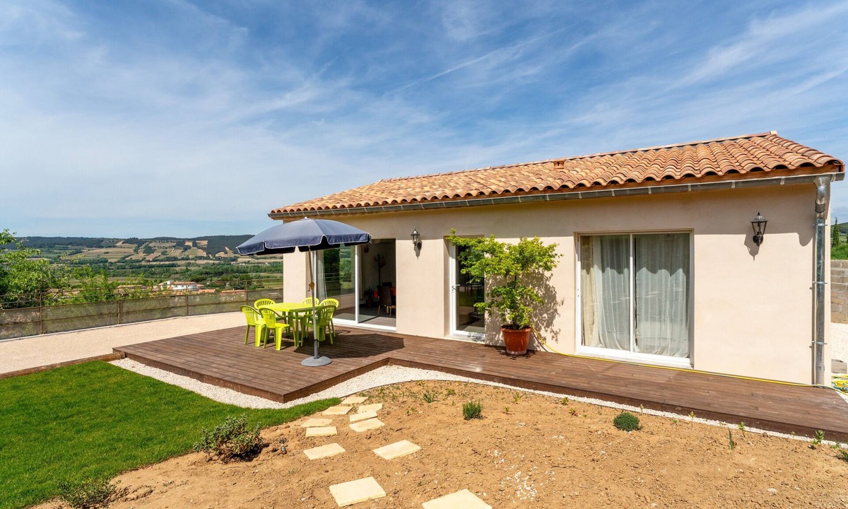 Villedieu Villa | Villa “Lo Ginest” with Mountain View, Wi-Fi, and Air Conditioning