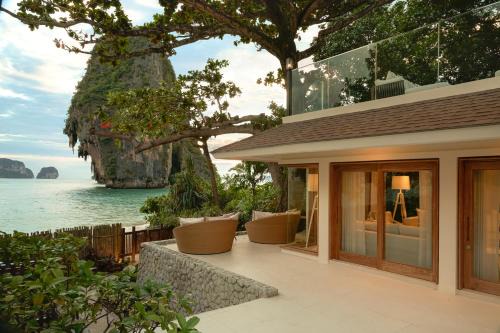 Krabi Resort | Villa Macaque and Villa Languor