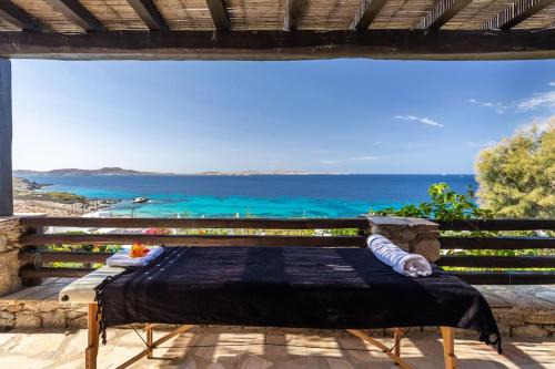 Mykonos Villa | Villa Macaro with Direct Beach Access