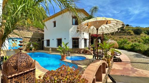 Sayalonga House | Villa Malaga con Jacuzzi Piscina vallada Barbacoa By AndaraHolidays